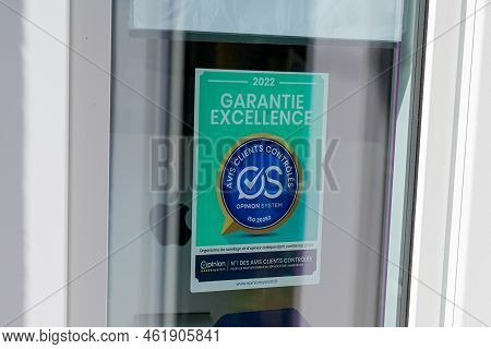 Bordeaux , Aquitaine  France - 10 09 2022 : Garantie Excellence Logo Sign Excellence Guarantee And B