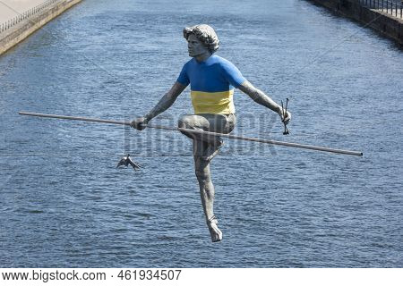 Bydgoszcz, Poland 8Th May 2022. The Tightrope Walker Balancing Sculpture Over The Brda River. Man Cr