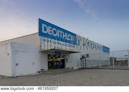 Howrah, West Bengal, India - 26th October 2020 : The Gate Of The Decathlon Store Of Uluberia, Howrah