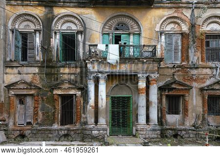Howrah, West Bengal, India - 26th October 2020 : Vintage Doors, Windows And Walls Of Old Andul Rajba