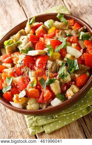 Roasted Aubergine Salad Kozlenmis Patl?can Salatas? With Roasted Peppers, Onions, Tomatoes And Garli
