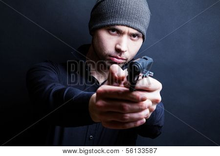 PortrÃ¤t eines Mannes, die Pistole in der Hand