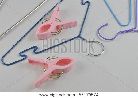 Clothespins to hang clothes