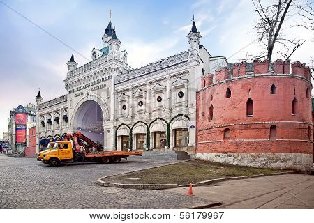 Street Of Boutiques. Tretyakovsky Proyezd