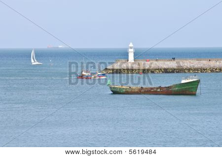 Barcos por Brixham quebra-mar