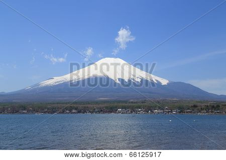 Mt.fuji At Lake Yamanaka, Japan