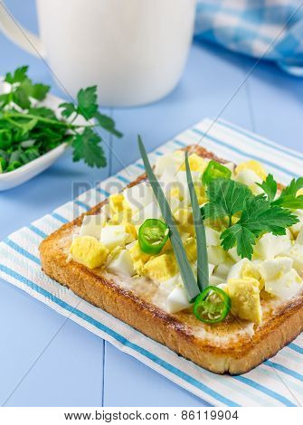 Breackfast Sandwich With Eggs And Verdure