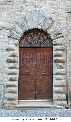 Drewniany Portal.
