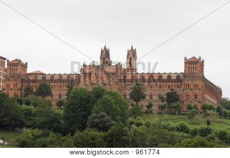 Comillas univerzita