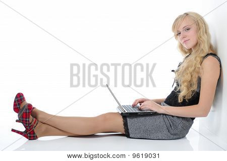 Geschäftsfrau mit Laptop