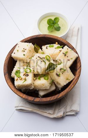khaman white dhokla made up of rice or urad dal