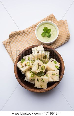 khaman white dhokla made up of rice or urad dal