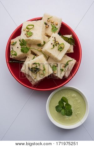 khaman white dhokla made up of rice or urad dal