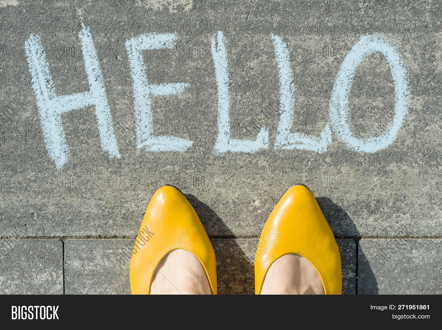 Larry из учебника. Ларри и лулу английский язык. Оператор write hello выводит на экран. Draw yourself then write. Write ариша.