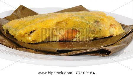 Tamal. Rellenos de hueso de carne con garbanzos en un puré de maíz.