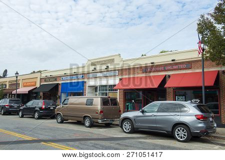 Wellesley, Ma, Usa - Oct. 20, 2016: Wellesley Town Center Historic Commercial Buildings On Central S