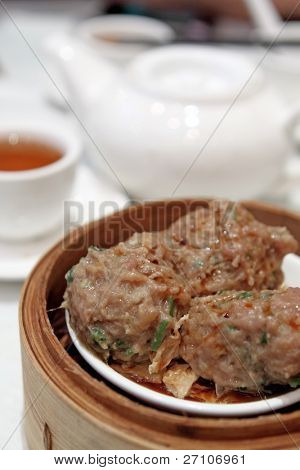 Bolas de carne é deliciosa comida chinesa