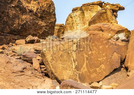 The Historic Featuring Ancient Rock Engravings By Hunter-gatherers & Khoikhoi Herders In Twyfelfonte