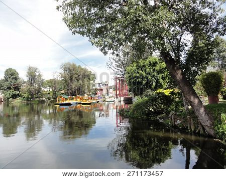 Xochimilco Is One Of The Sixteen Delegations Of The Town Of Mexico City In Mexico. Its Seat Is El Ro