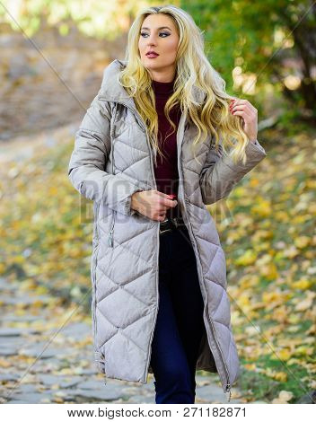 Woman Wear Warm Grey Jacket. Jacket Everyone Should Have. Oversized Jacket Trend. How To Rock Puffer