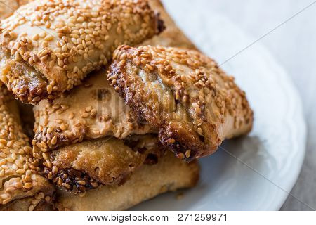 Pastries With Tahini And Sesame / Tahinli Corek
