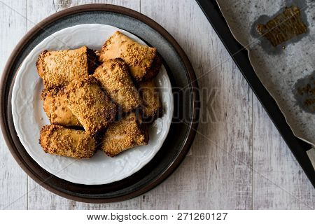 Pastries With Tahini And Sesame / Tahinli Corek