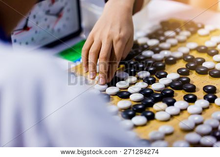 Chinese Go Games With Countdown Clock For Fighting.