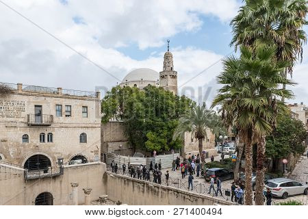 Jerusalem, Israel, November 24, 2018 : Numerous Tourists Visiting The Sights Near The Hurva Synagogu