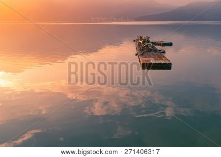 Reflection Water Lake With Sunrise Tone, Sml Taiwan Natural Landscape Background