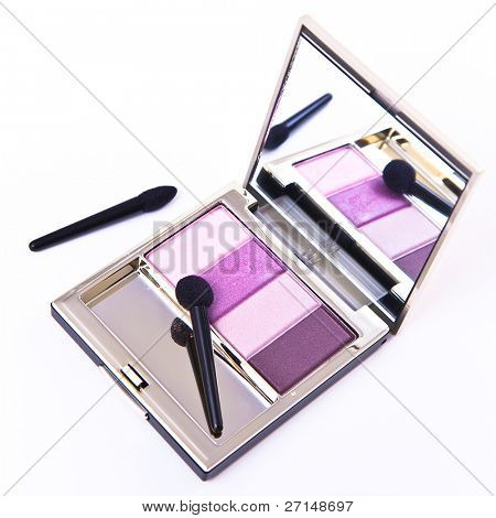 sombras conjunto com pincel sobre fundo branco