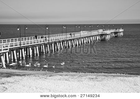 molo di legno nel Mar Baltico