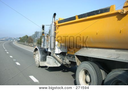 Autobahn-LKW