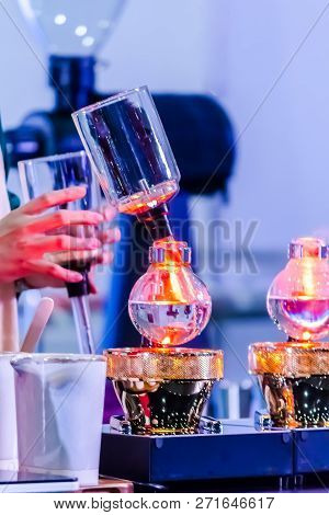 Showcase Syphon Coffee Maker By Syphonist.