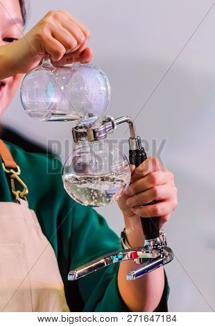 Showcase Syphon Coffee Maker By Syphonist.