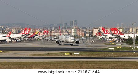 Airplanes In Aprone
