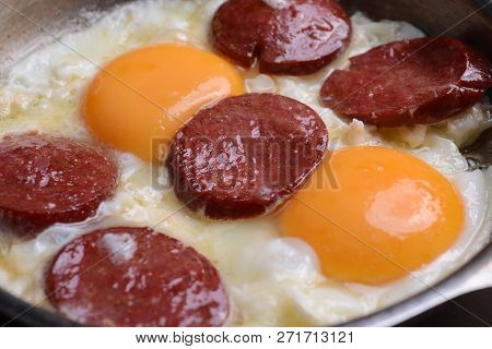 Turkish Style Fried Sausage With Eggs (sucuklu Yumurta)
