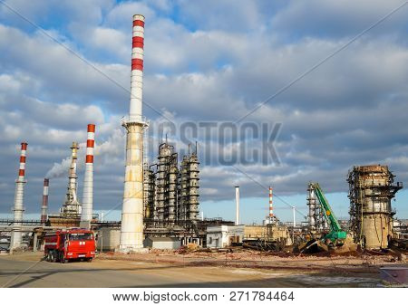 Disposal Of The Technological Installation For The Manufacture Of Light Oil Products At A Refinery I