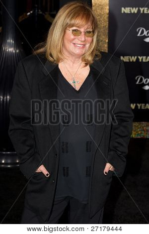 HOLLYWOOD, CA - Dezember 5: Schauspieler und Regisseur Penny Marshall kommt bei der Premiere von 