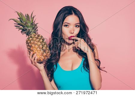 Portrait Of Nice Cute Flirty Cunning Foxy Girlish Adorable Attractive Charming Gorgeous Wavy-haired 