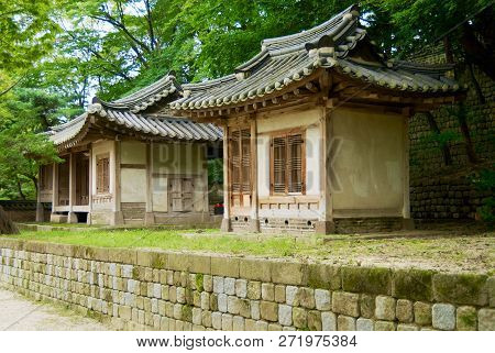 Seoul, Korea - August 31, 2008: Traditional Pavilions In Changdeokgung Palace Within A Large Park In