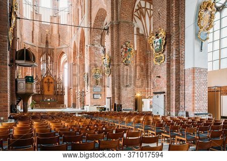Riga, Latvia - July 1, 2016: Nave Of St. Peters Church Interior, Central Part Of Church Building For