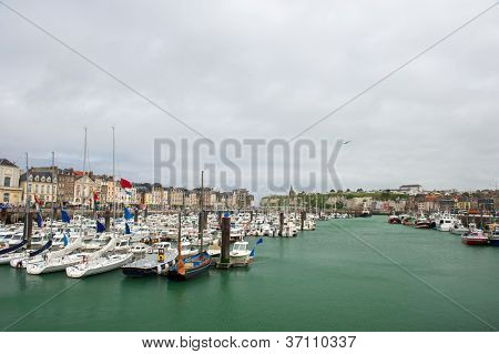 Krajina s přístavem v Dieppe Normandie