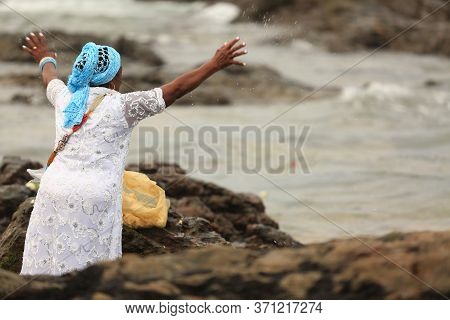 Salvador, Bahia / Brazil - February 2, 2016: Candomble Supporters And Supporters Greet The Yemanja O