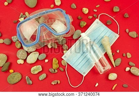 Diving Mask For Swimming And Sea Pebbles, Disinfection And Protection Against The Virus, Sea And Res