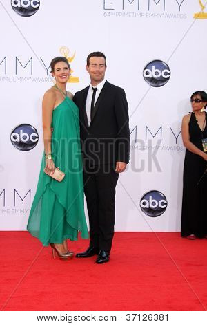 LOS ANGELES - 23 de setembro: Carson Daly chega 2012 Emmy Awards, no Nokia Theater, em 23 de setembro,