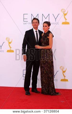 LOS ANGELES - 23 de setembro: Seth Meyers chega 2012 Emmy Awards, no Nokia Theater, em 23 de setembro,