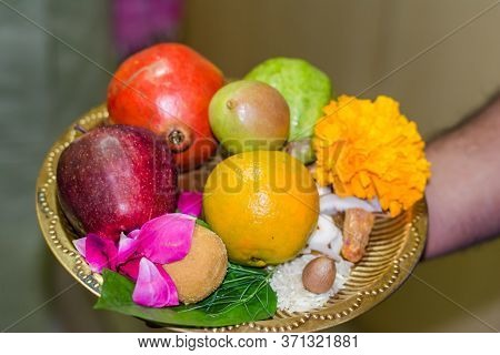 Happy Diwali - Fruits In Plate For Diwali Pooja On Deepawali, Diwali Pooja Plate