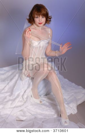 Schattig Retro Fifties bruid In Lingerie