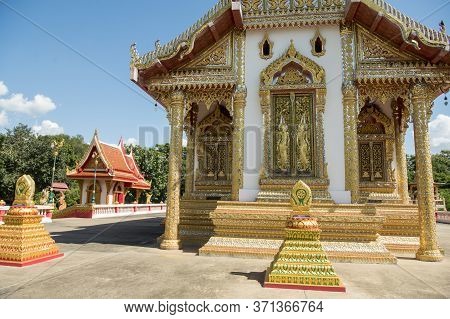 Thailand Tak Wat Klang Suan Dok Mai Temple
