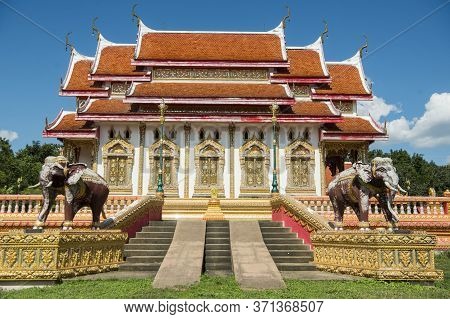 Thailand Tak Wat Klang Suan Dok Mai Temple